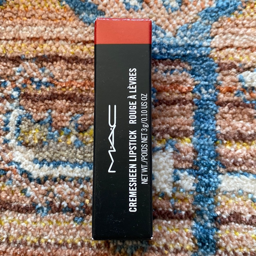 MAC CREMESHEEN LIPSTICK in Sweet Sakura